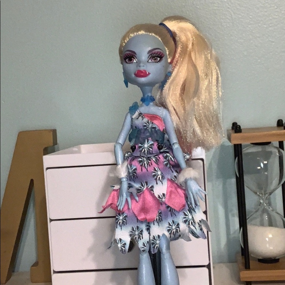 Monster High Doll: Abbey Bominable